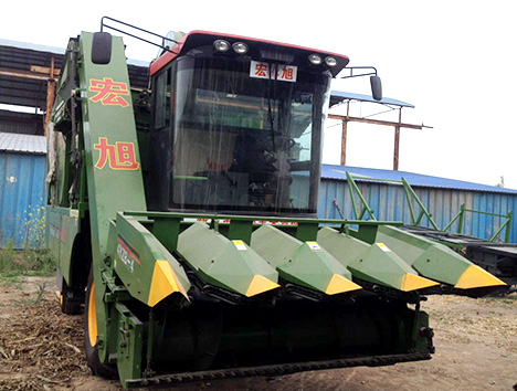 玉米收獲機